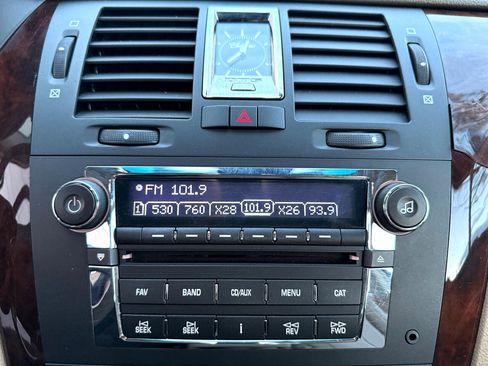 Used 2006 Cadillac DTS image 23