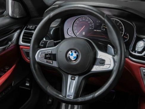 Used 2018 BMW M760i xDrive image 21
