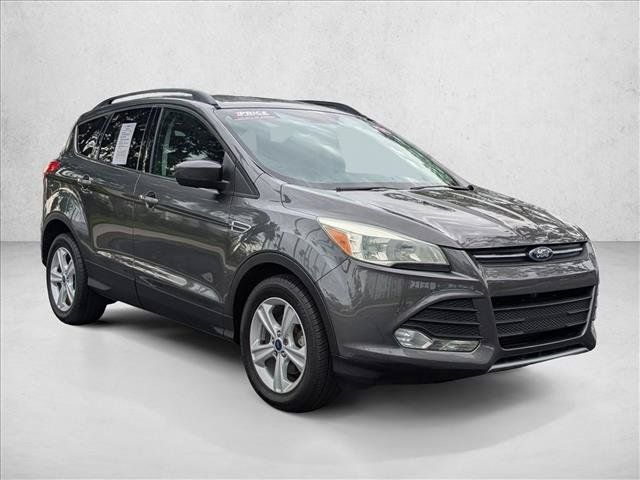 Used 2016 Ford Escape SE w/ Equipment Group 201A FWD image 3
