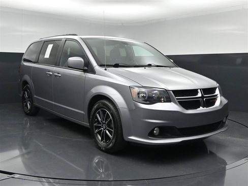 Used 2019 Dodge Grand Caravan GT FWD image 3