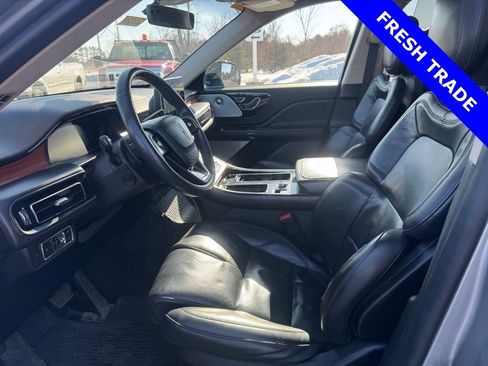 Used 2022 Lincoln Aviator Reserve w/ Equipment Group 201A image 9