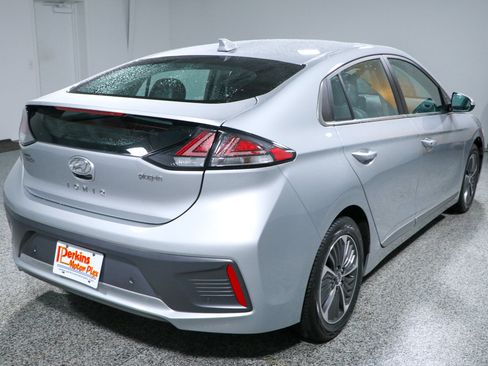 Used 2022 Hyundai Ioniq Limited FWD image 7