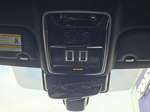 Certified 2023 Land Rover Range Rover Velar R-Dynamic S image 24