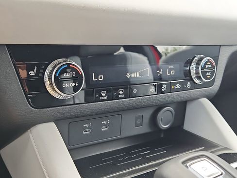 New 2026 Mitsubishi Outlander LE FWD image 28