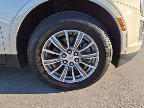 Used 2017 Cadillac XT5 Luxury image 10