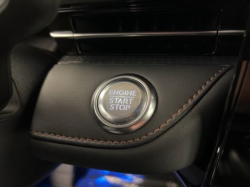 Used 2025 Lincoln Nautilus Premier w/ Equipment Group 102A image 18