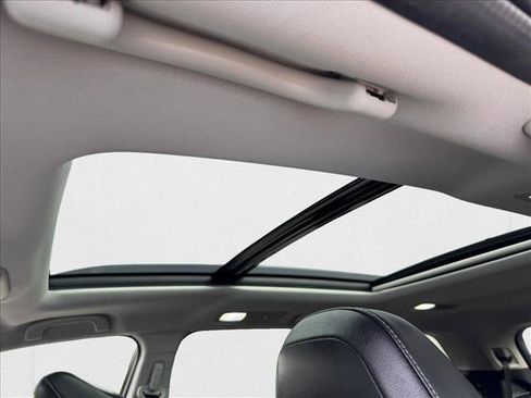 Used 2022 Subaru Ascent Touring image 11