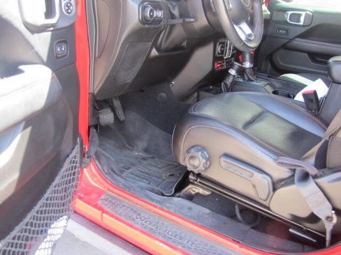 Used 2018 Jeep Wrangler Unlimited Rubicon w/ Dual Top Group image 14