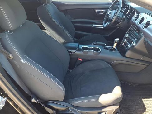 Used 2017 Ford Mustang Coupe image 15