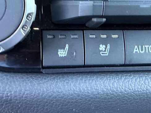 Used 2025 Toyota Sequoia Limited image 19