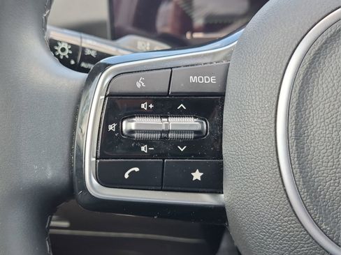 Certified 2025 Kia Sorento S FWD image 13