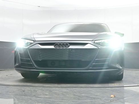 Used 2023 Audi e-tron GT Premium Plus image 47