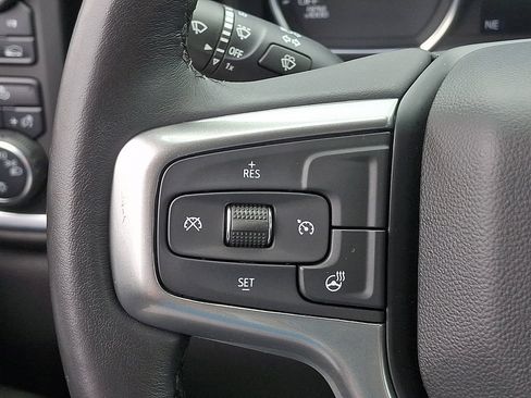 Used 2022 Chevrolet Silverado 1500 LT AWD/4WD image 20