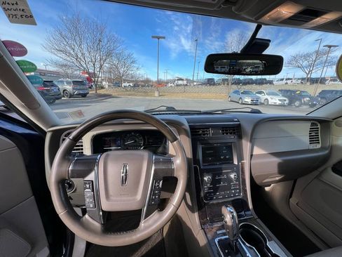 Used 2015 Lincoln Navigator 4WD image 40