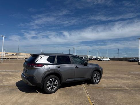 Certified 2023 Nissan Rogue SV FWD image 25