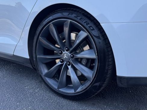 Used 2013 Tesla Model S Performance image 22