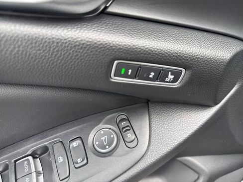 Used 2022 Honda Accord EX-L image 11