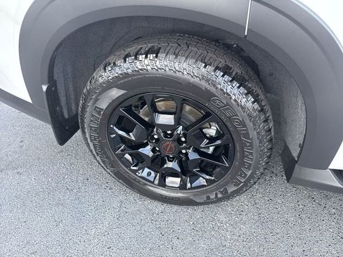 Used 2025 Nissan Armada PRO-4X image 24