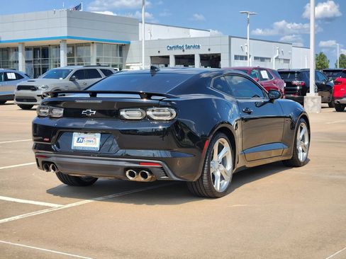 Used 2019 Chevrolet Camaro SS RWD image 5