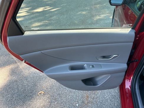 Used 2024 Hyundai Elantra SEL FWD image 24