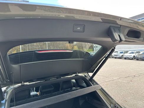 New 2026 Volkswagen Tiguan SEL R-Line image 9