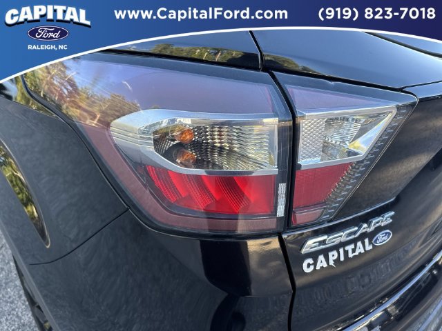 Used 2017 Ford Escape SE w/ SE Sport Appearance Package FWD image 15