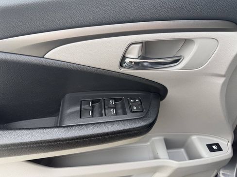Used 2019 Honda Pilot LX image 32