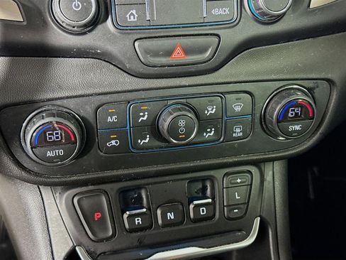 Used 2019 GMC Terrain Denali w/ Driver Alert Package II AWD/4WD image 19