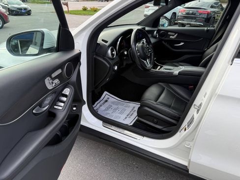 Used 2022 Mercedes-Benz GLC 300 4MATIC image 14