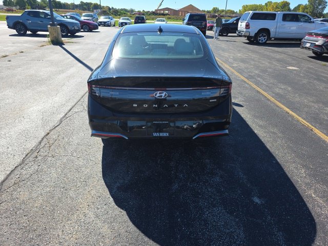 Used 2025 Hyundai Sonata SEL FWD image 3