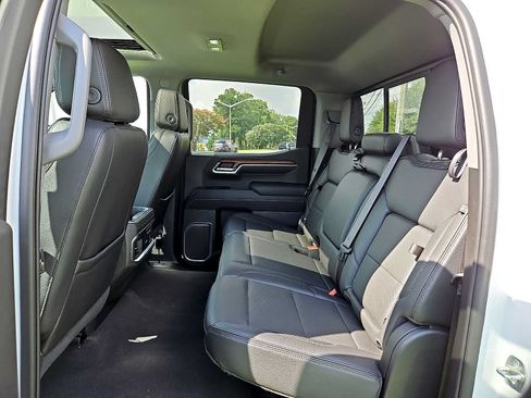 Used 2023 GMC Sierra 1500 Denali w/ Denali Reserve Package AWD/4WD image 9