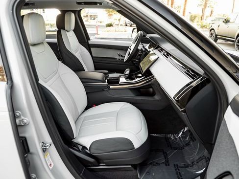 Used 2024 Land Rover Range Rover Sport Dynamic SE image 27