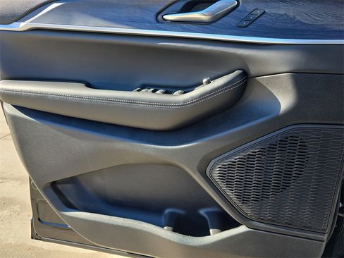 New 2025 Jeep Grand Cherokee L Limited image 28