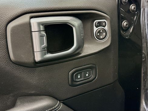 Used 2023 Jeep Wrangler Unlimited Sahara w/ Cold Weather Group AWD/4WD image 15