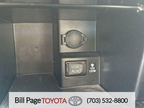 Used 2014 Toyota Camry LE image 24