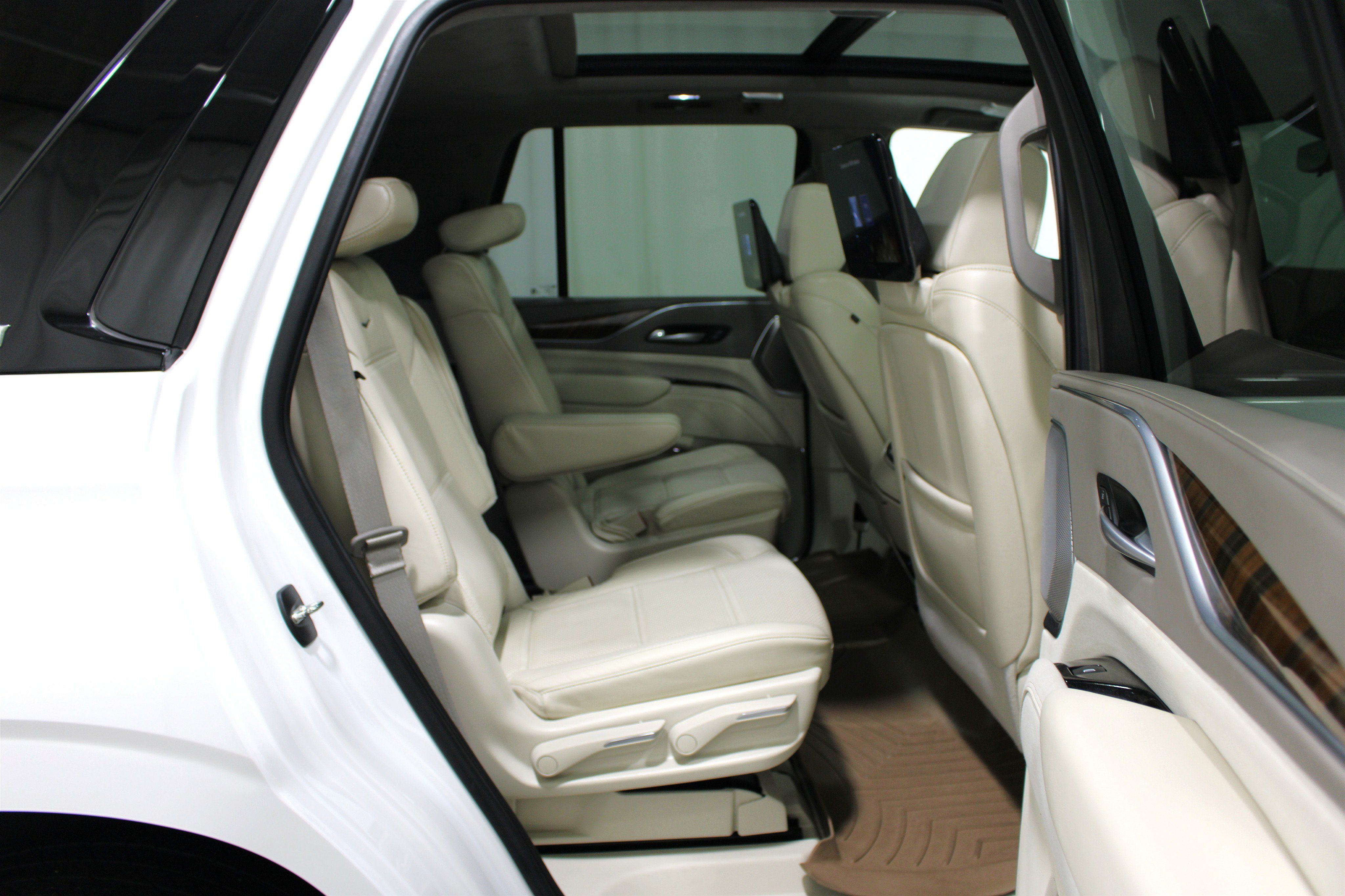 Used 2023 Cadillac Escalade Sport Platinum AWD/4WD image 29