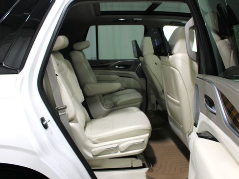 Used 2023 Cadillac Escalade Sport Platinum AWD/4WD image 29
