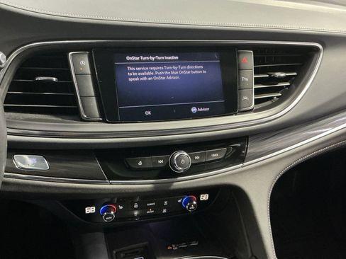 Used 2024 Buick Enclave Essence image 28