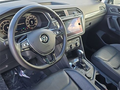 Used 2019 Volkswagen Tiguan SEL Premium image 19
