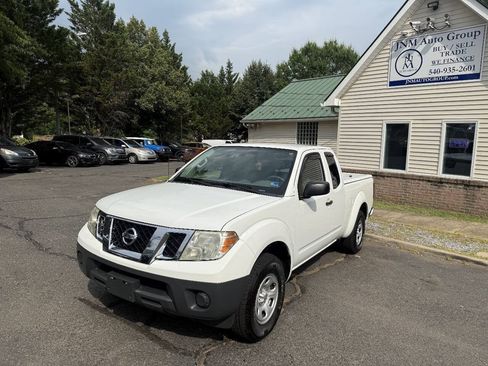 Used 2015 Nissan Frontier S RWD image 3