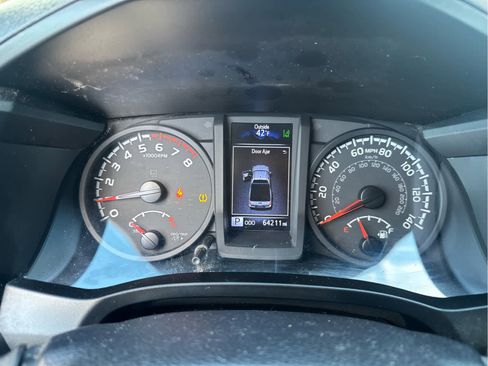 Used 2021 Toyota Tacoma SR image 27