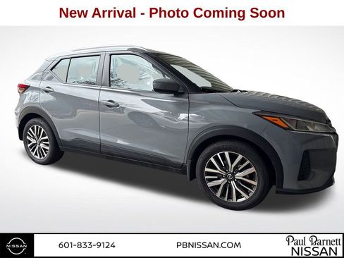 Certified 2021 Nissan Kicks SV image 2