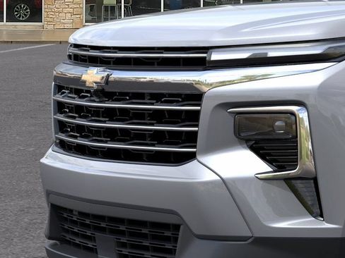 New 2027 Chevrolet Traverse LT w/ LPO, Floor Liner Package FWD image 13