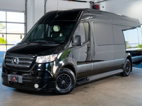 Used 2019 Mercedes-Benz Sprinter 170 image 2