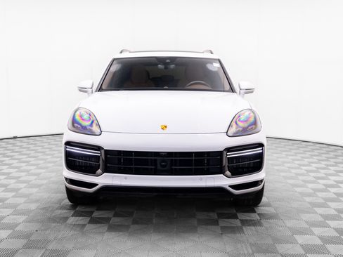 Certified 2023 Porsche Cayenne Turbo AWD/4WD image 9