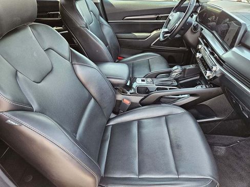 Used 2025 Kia Telluride S AWD/4WD image 11