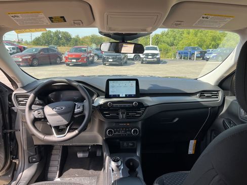 New 2025 Ford Escape Active w/ Cold Weather Package image 39