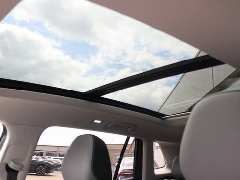 New 2026 Volkswagen Tiguan SE image 23