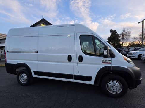 Used 2019 RAM ProMaster 2500 FWD image 3
