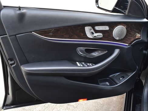 Used 2019 Mercedes-Benz E 300 image 21